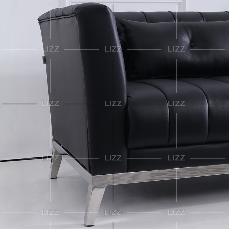 Sofá de sala de estar pequeño tradicional negro