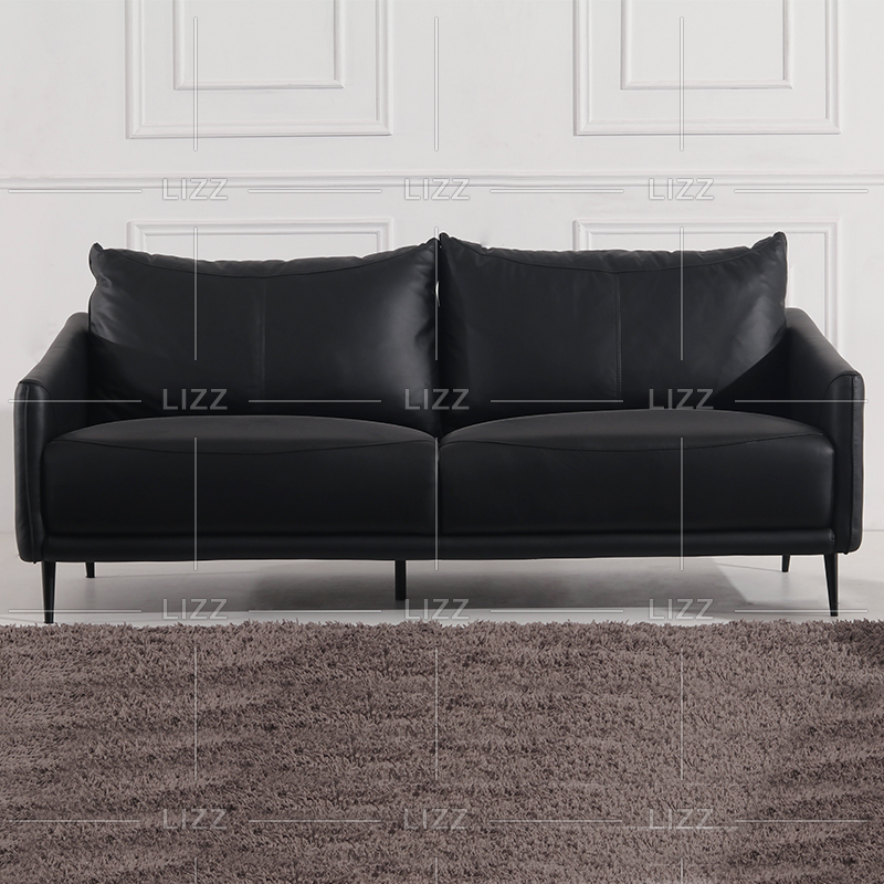 Sofá de salón cuadrado negro con respaldo alto
