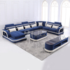 Sofá de sala de estar grande y elegante de color azul claro